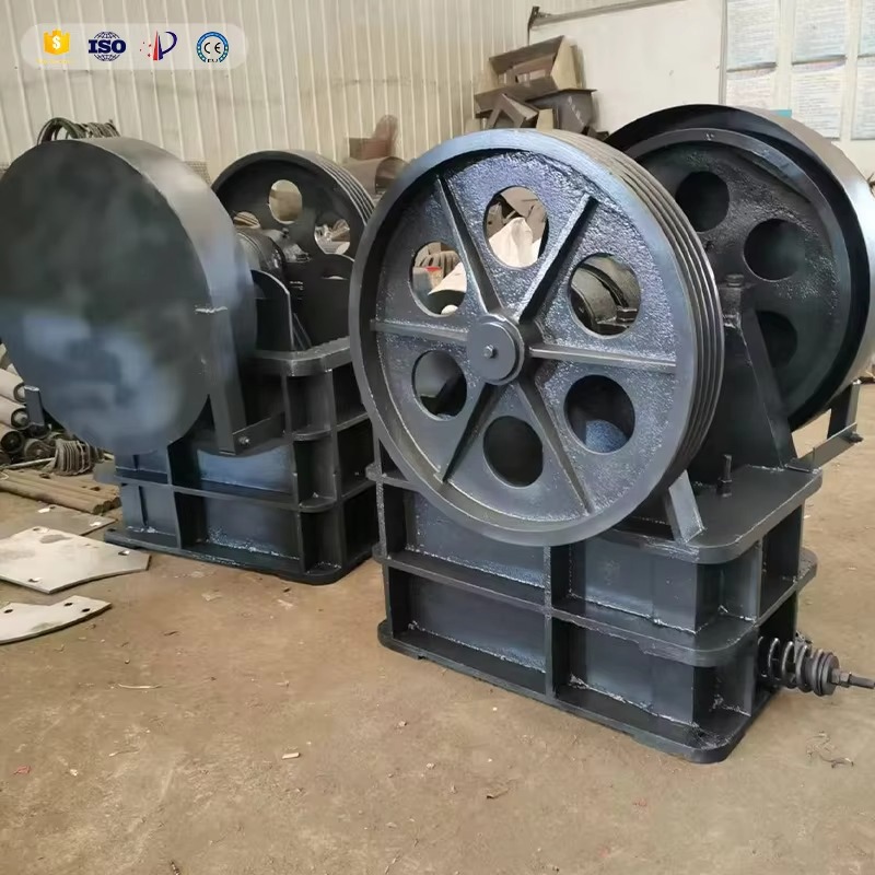 ヘビーデューティー鉱山用ジョークラッシャー、完全モーターギア - Heavy Equipment In Mining のレビューと価格